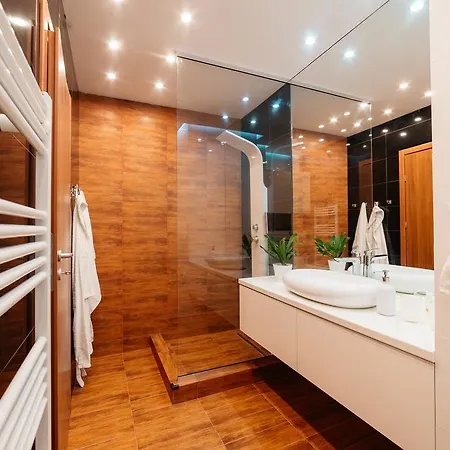 Your City Center Accomodation דירה קלוז'-נאפוקה